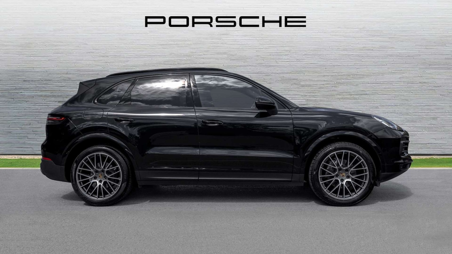 Used Porsche Cayenne 2022 for sale - 76351620: Photo 2