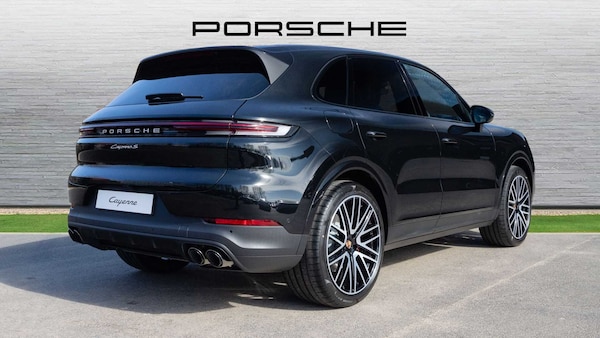 Used Porsche Cayenne 2025 for sale - 75218603: Photo 2
