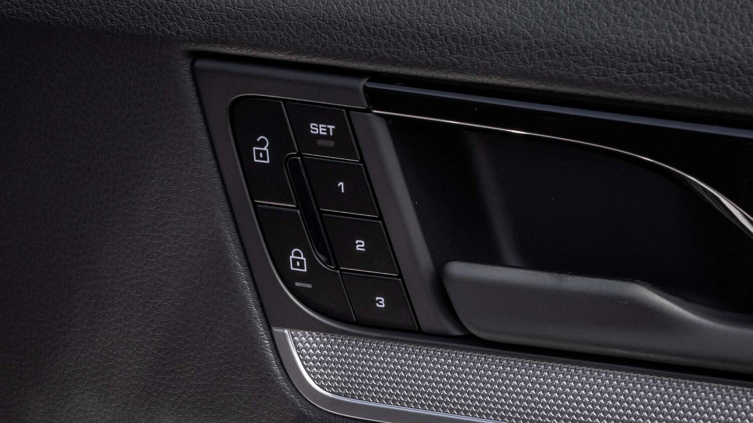 Used Porsche Cayenne 2025 for sale - 75968041: Photo 31