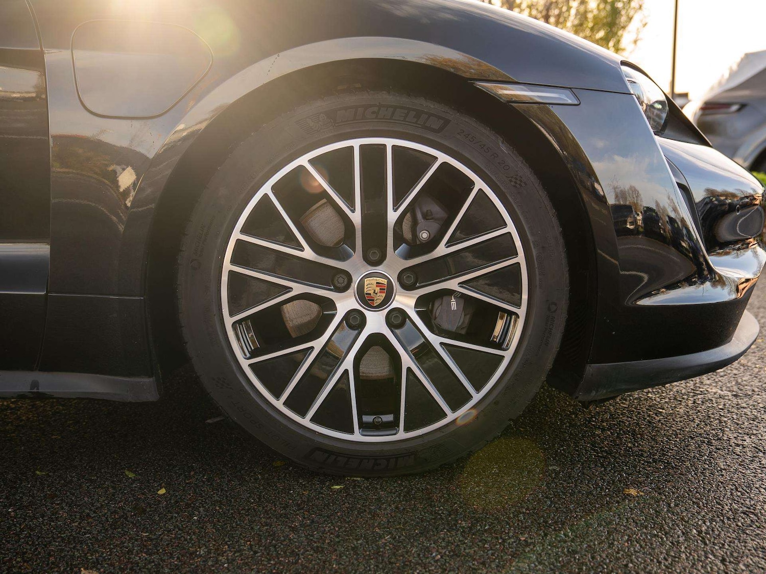 Used Porsche Taycan 2023 for sale - 77147293: Photo 4