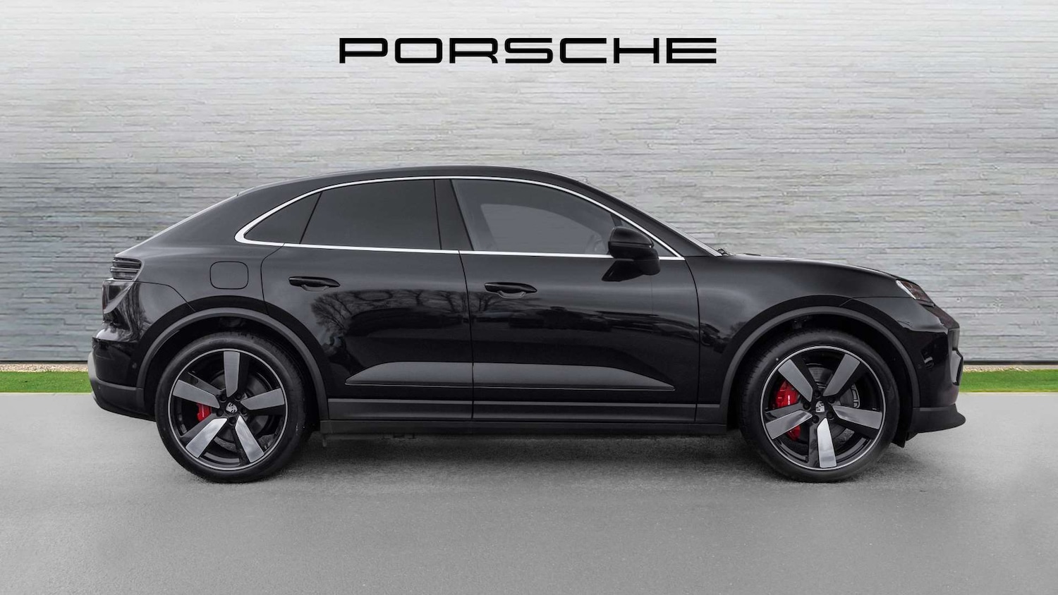 Used Porsche Macan for sale - 78104348: Photo 2