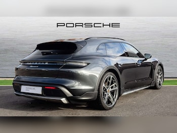 Used Porsche Taycan 2024 for sale - 77361519: Photo