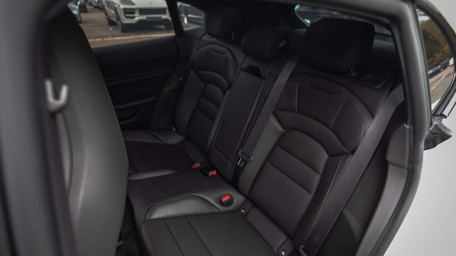 Used Porsche Taycan 2022 for sale - 76692136: Photo 14