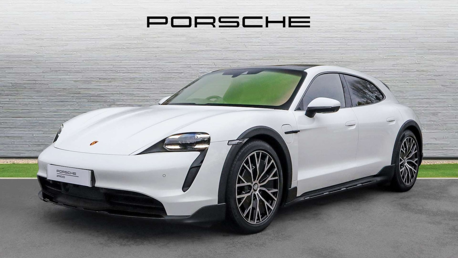 Used Porsche Taycan 2022 for sale - 76692136: Photo 2