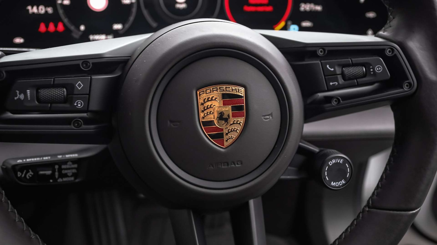 Used Porsche Taycan 2022 for sale - 76692136: Photo 25