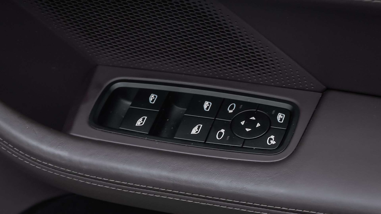 Used Porsche Taycan 2022 for sale - 76692136: Photo 28