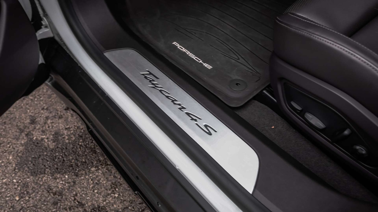 Used Porsche Taycan 2022 for sale - 76692136: Photo 30