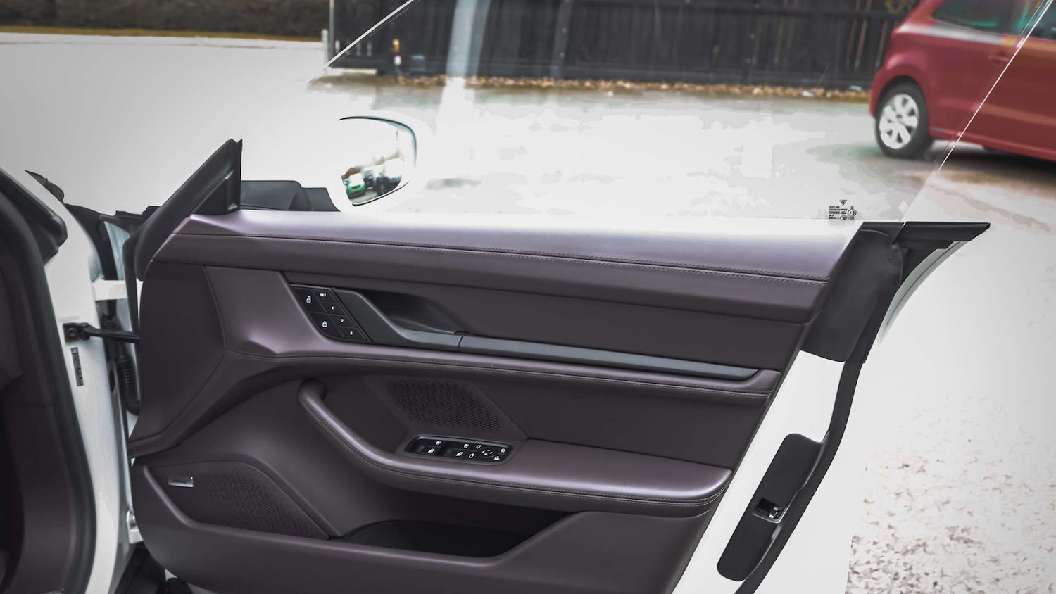 Used Porsche Taycan 2022 for sale - 76692136: Photo 33