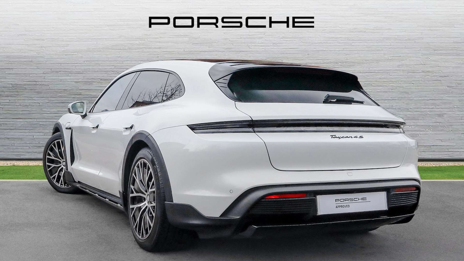 Used Porsche Taycan 2022 for sale - 76692136: Photo 4