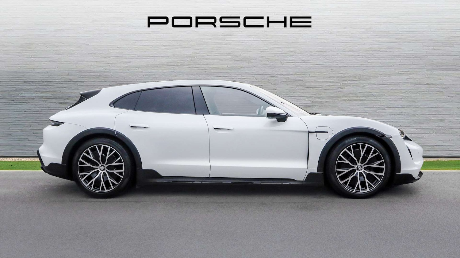 Used Porsche Taycan 2022 for sale - 76692136: Photo 7