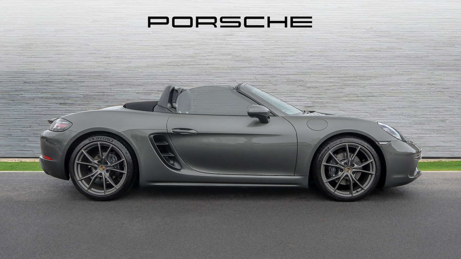 Used Porsche 718 Boxster 2024 for sale - 76902310: Photo 2