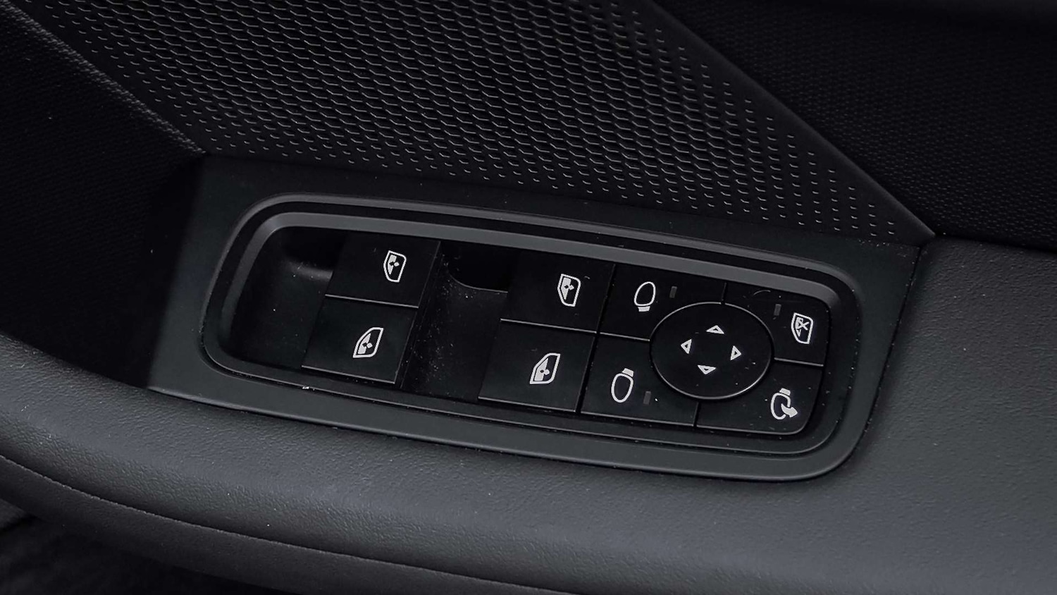 Used Porsche Taycan 2023 for sale - 76034763: Photo 26