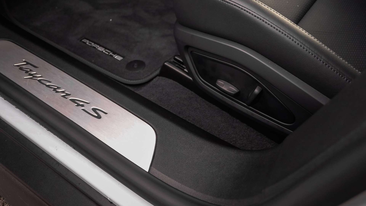 Used Porsche Taycan 2023 for sale - 76034763: Photo 28