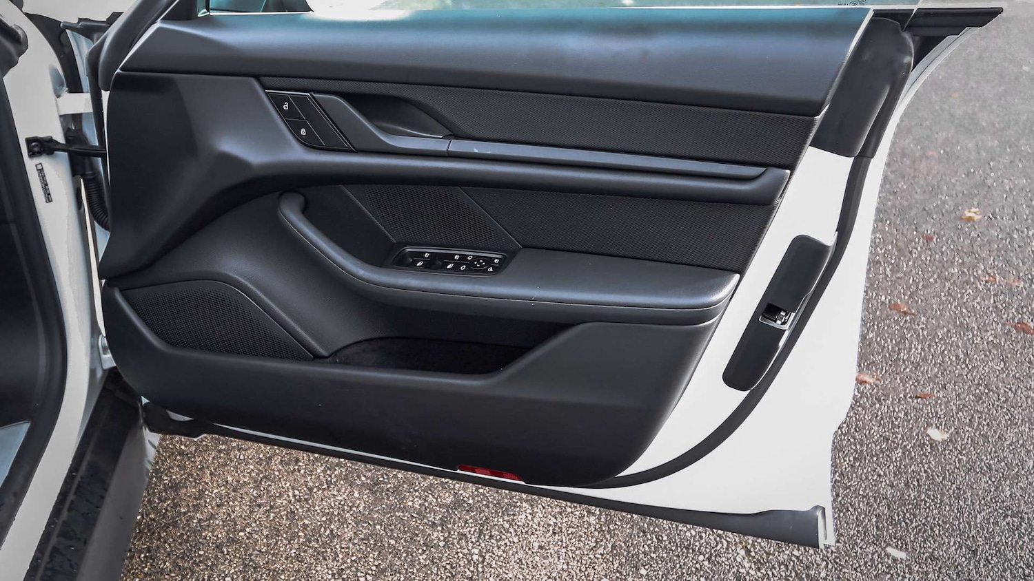 Used Porsche Taycan 2023 for sale - 76034763: Photo 30