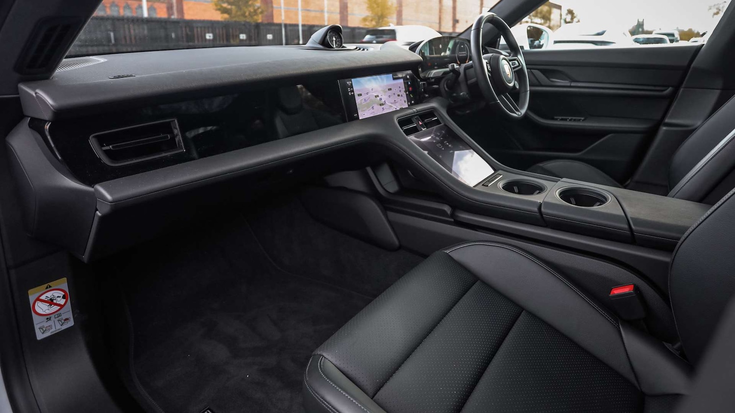 Used Porsche Taycan 2023 for sale - 76034763: Photo 5