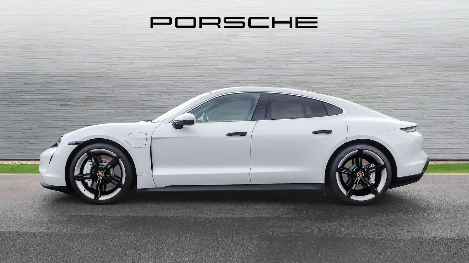 Used Porsche Taycan 2023 for sale - 76034763: Photo 8