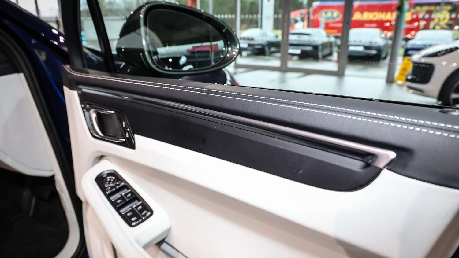 Used Porsche Macan 2024 for sale - 77158627: Photo 26