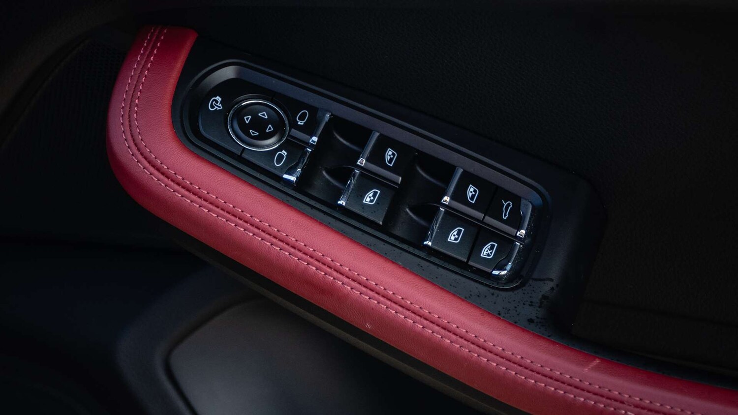 Used Porsche Macan 2021 for sale - 78052471: Photo 31