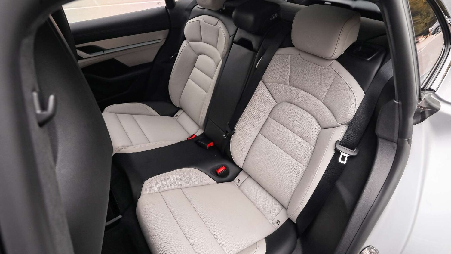 Used Porsche Taycan 2023 for sale - 76230352: Photo 13