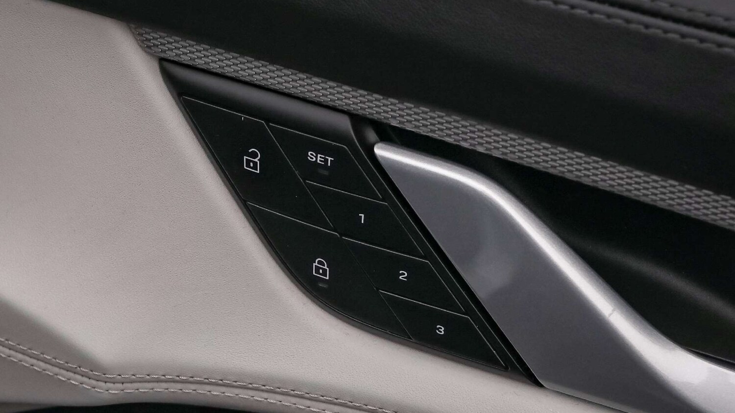 Used Porsche Taycan 2023 for sale - 76230352: Photo 14