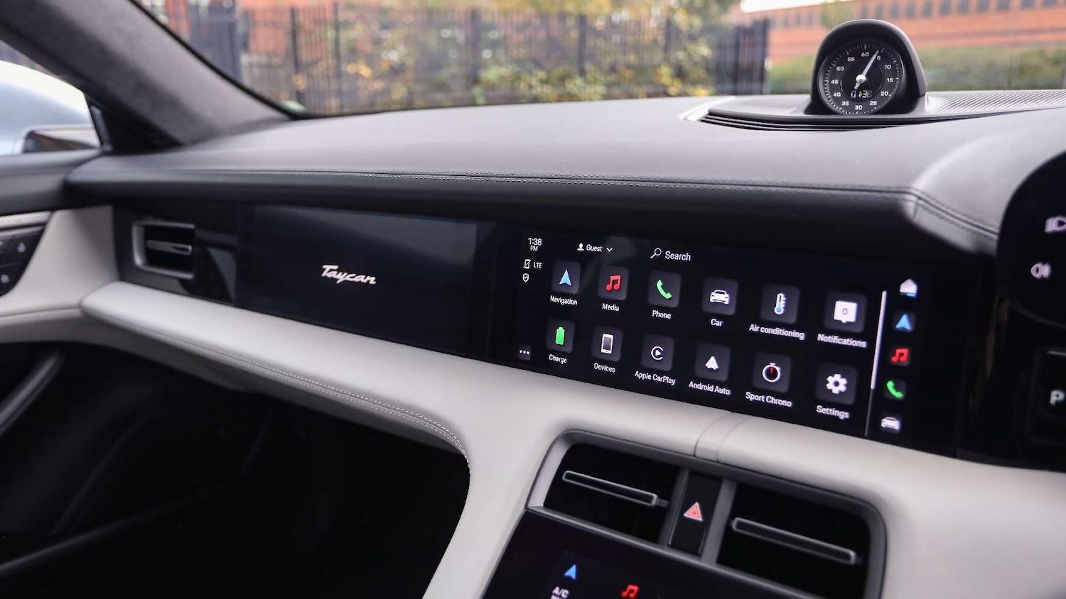 Used Porsche Taycan 2023 for sale - 76230352: Photo 15