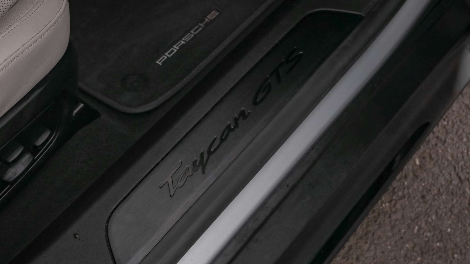 Used Porsche Taycan 2023 for sale - 76230352: Photo 21