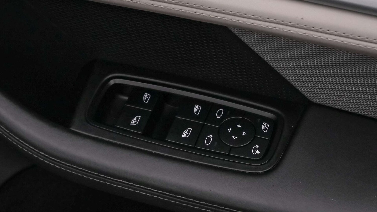 Used Porsche Taycan 2023 for sale - 76230352: Photo 29