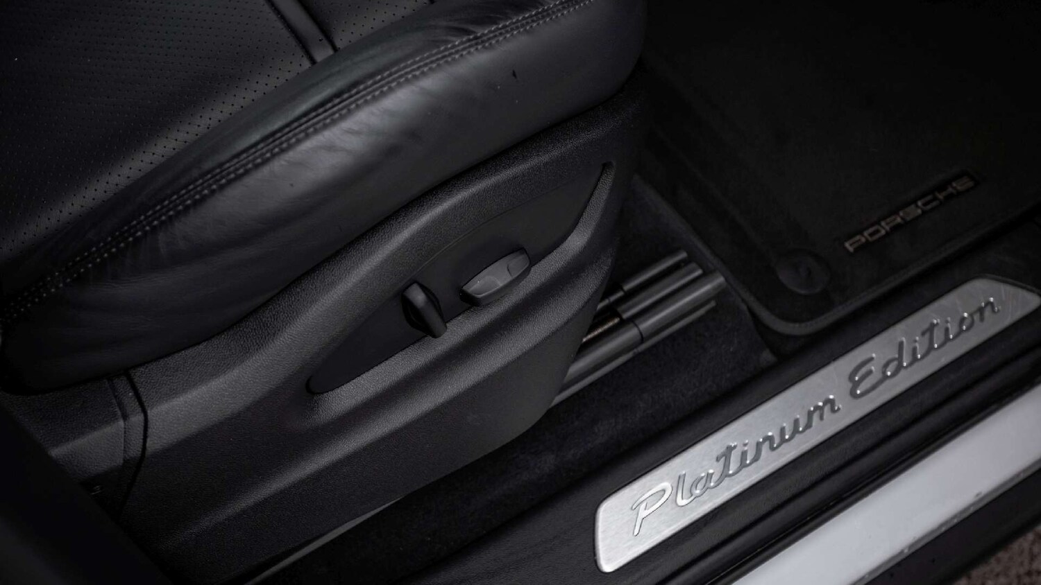 Used Porsche Cayenne 2023 for sale - 77842396: Photo 11