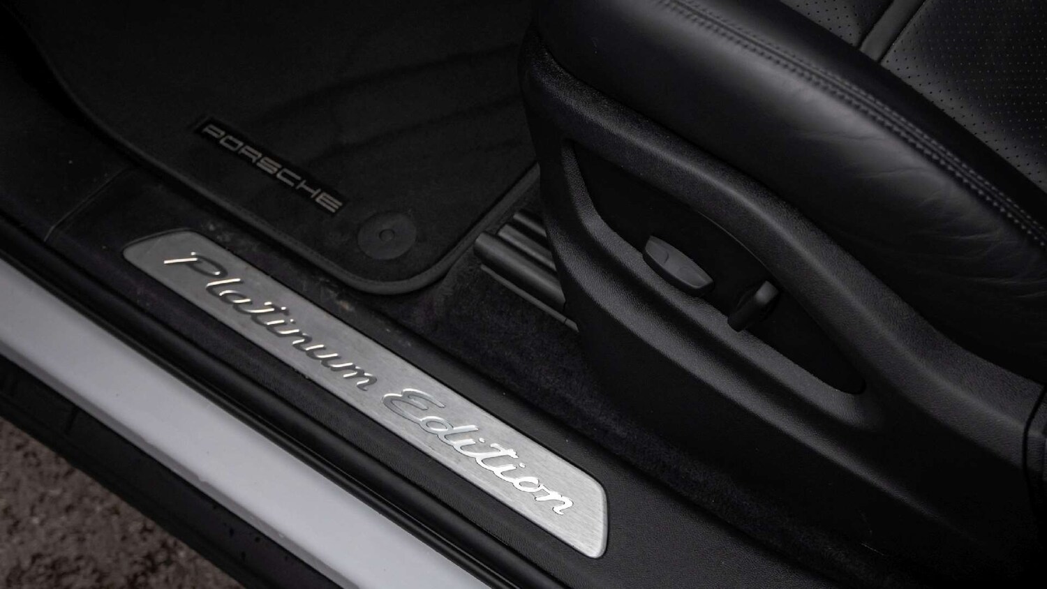 Used Porsche Cayenne 2023 for sale - 77842396: Photo 32