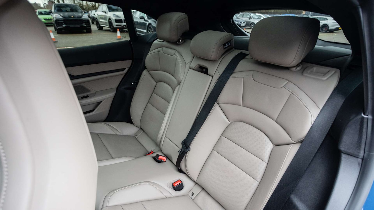 Used Porsche Taycan 2023 for sale - 77044178: Photo 15