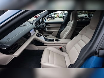 Used Porsche Taycan 2023 for sale - 77044178: Photo