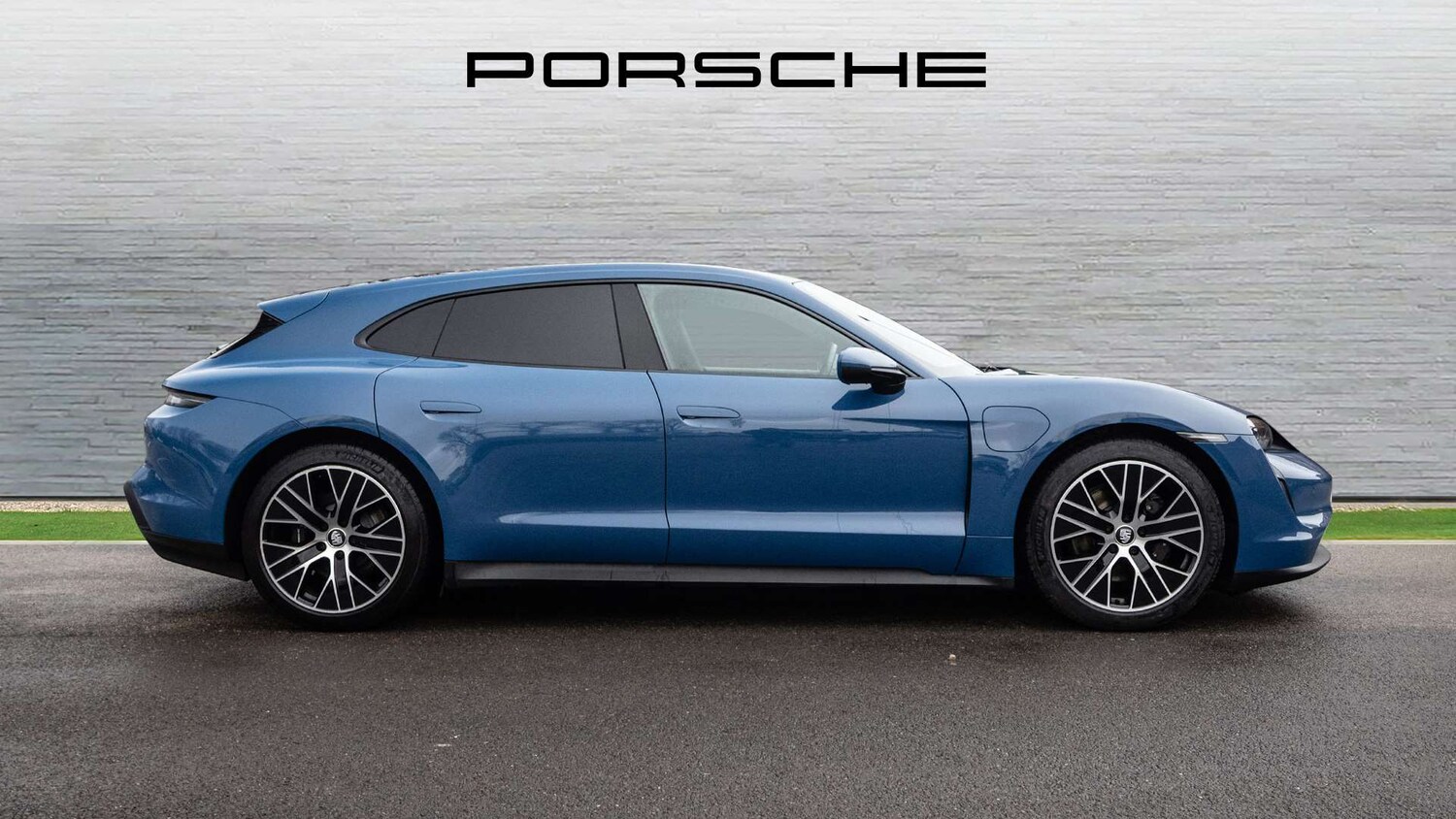 Used Porsche Taycan 2023 for sale - 77044178: Photo 6