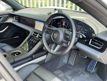 Used Porsche Taycan 2024 for sale - 76705136: Photo