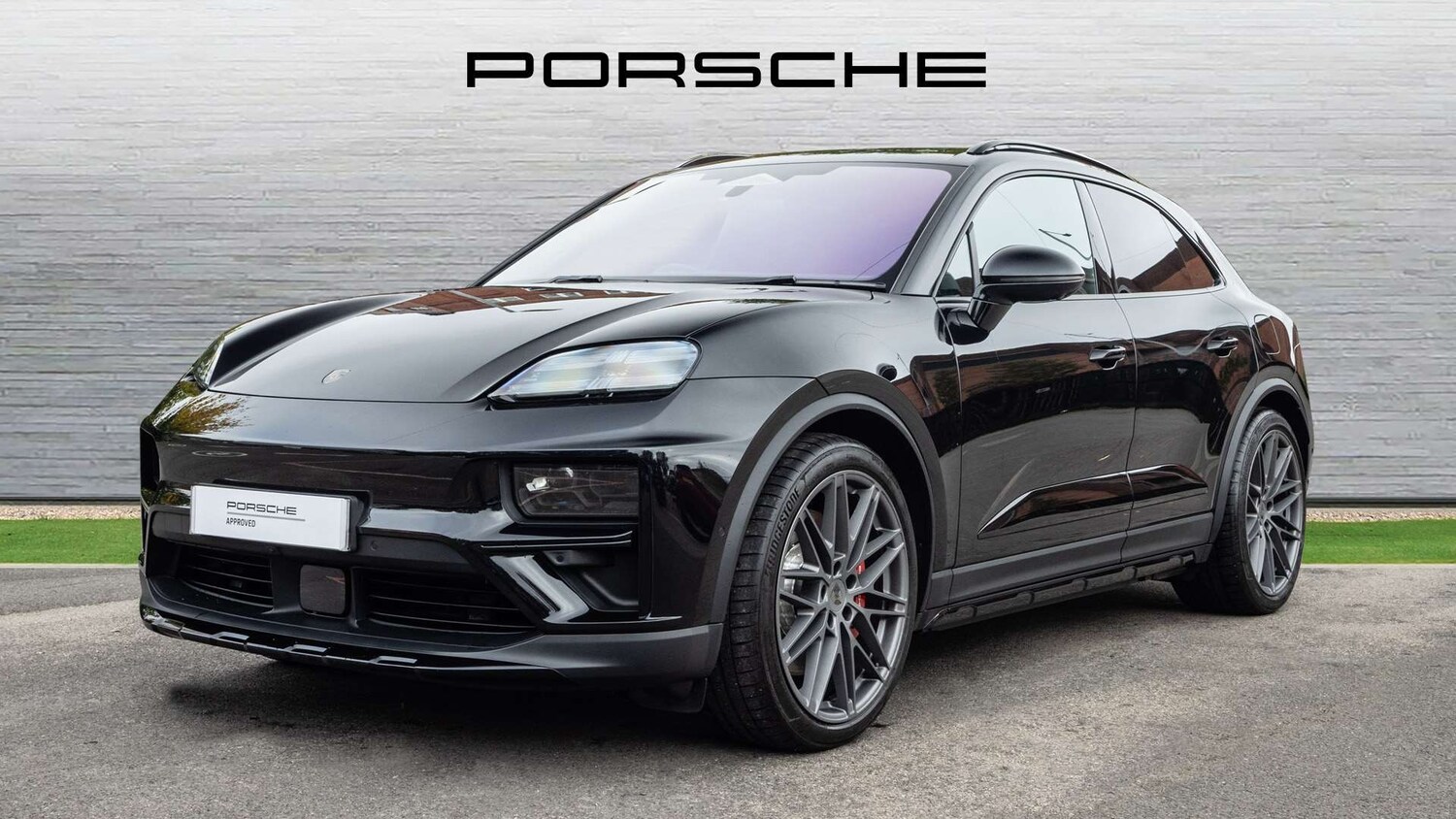 Used Porsche Macan 2025 for sale - 76553063: Photo 2