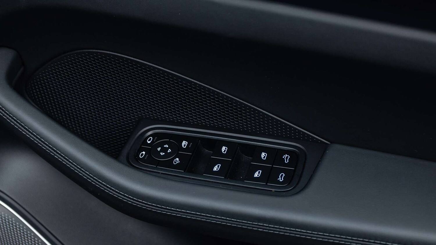 Used Porsche Macan 2025 for sale - 76553063: Photo 29