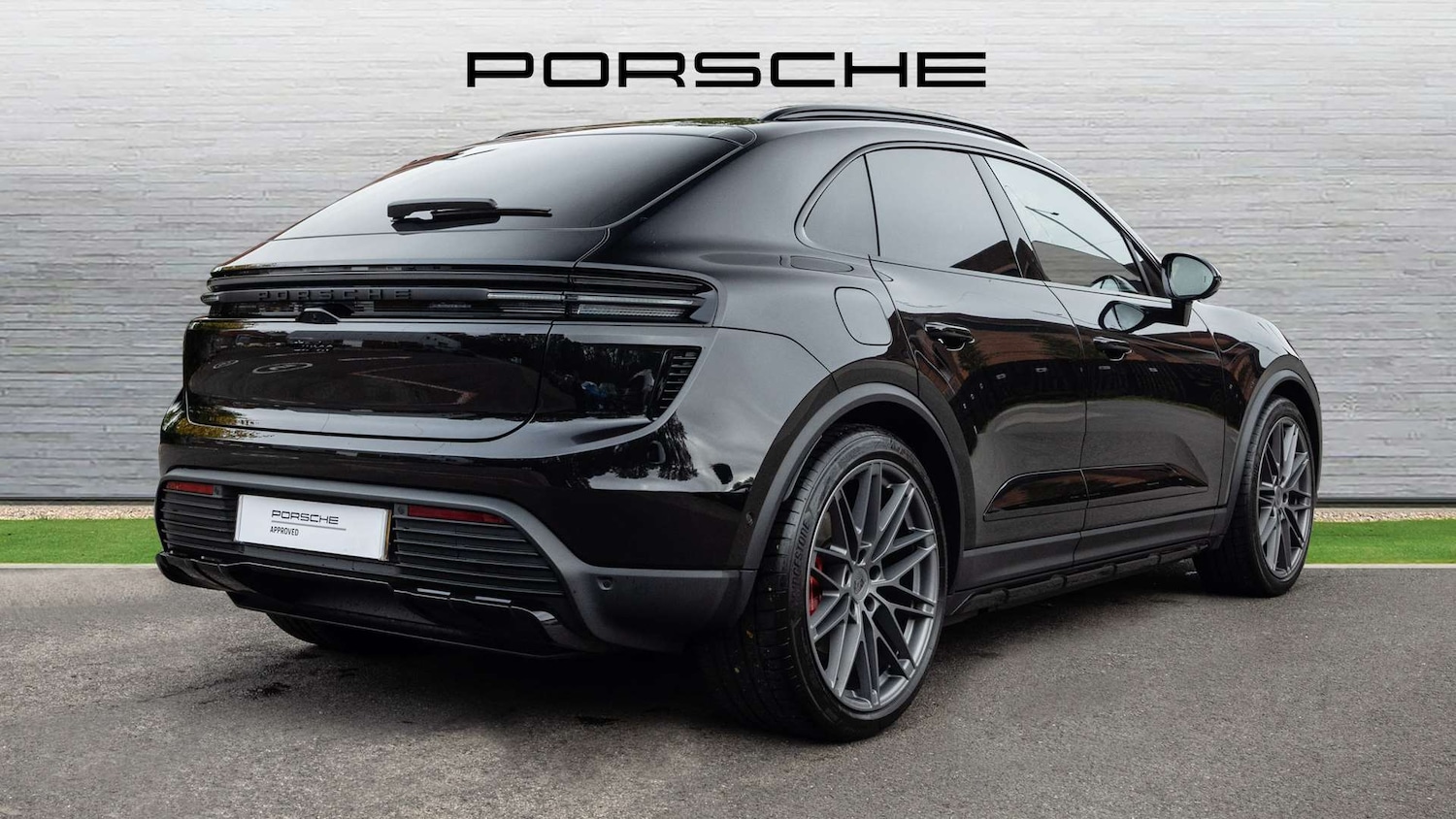 Used Porsche Macan 2025 for sale - 76553063: Photo 3