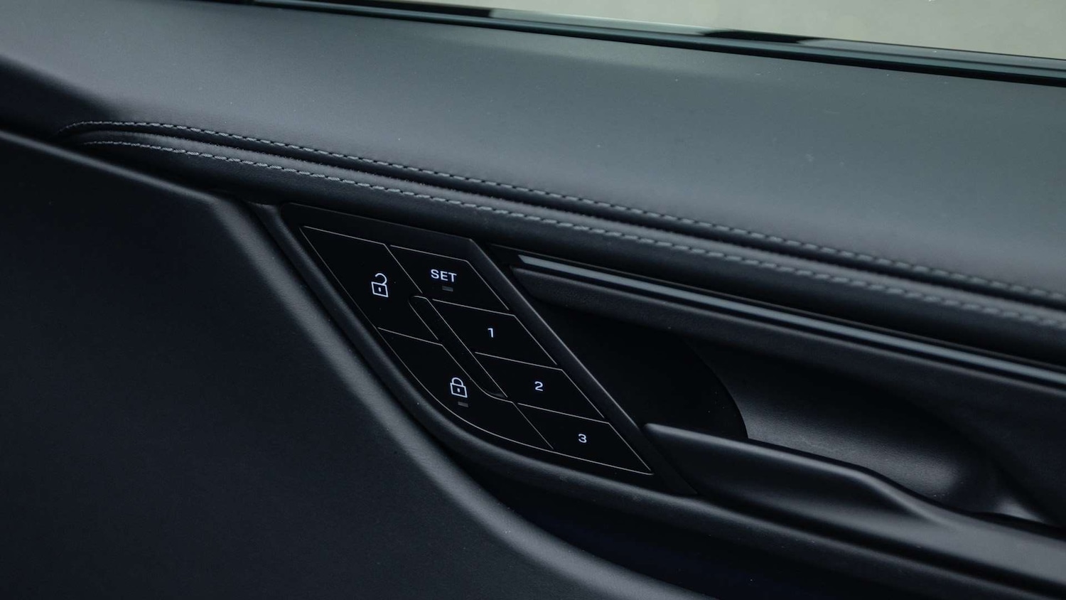 Used Porsche Macan 2025 for sale - 76553063: Photo 30