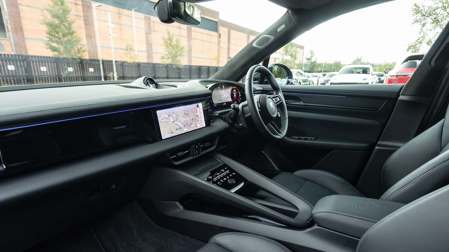 Used Porsche Macan 2025 for sale - 76553063: Photo 5