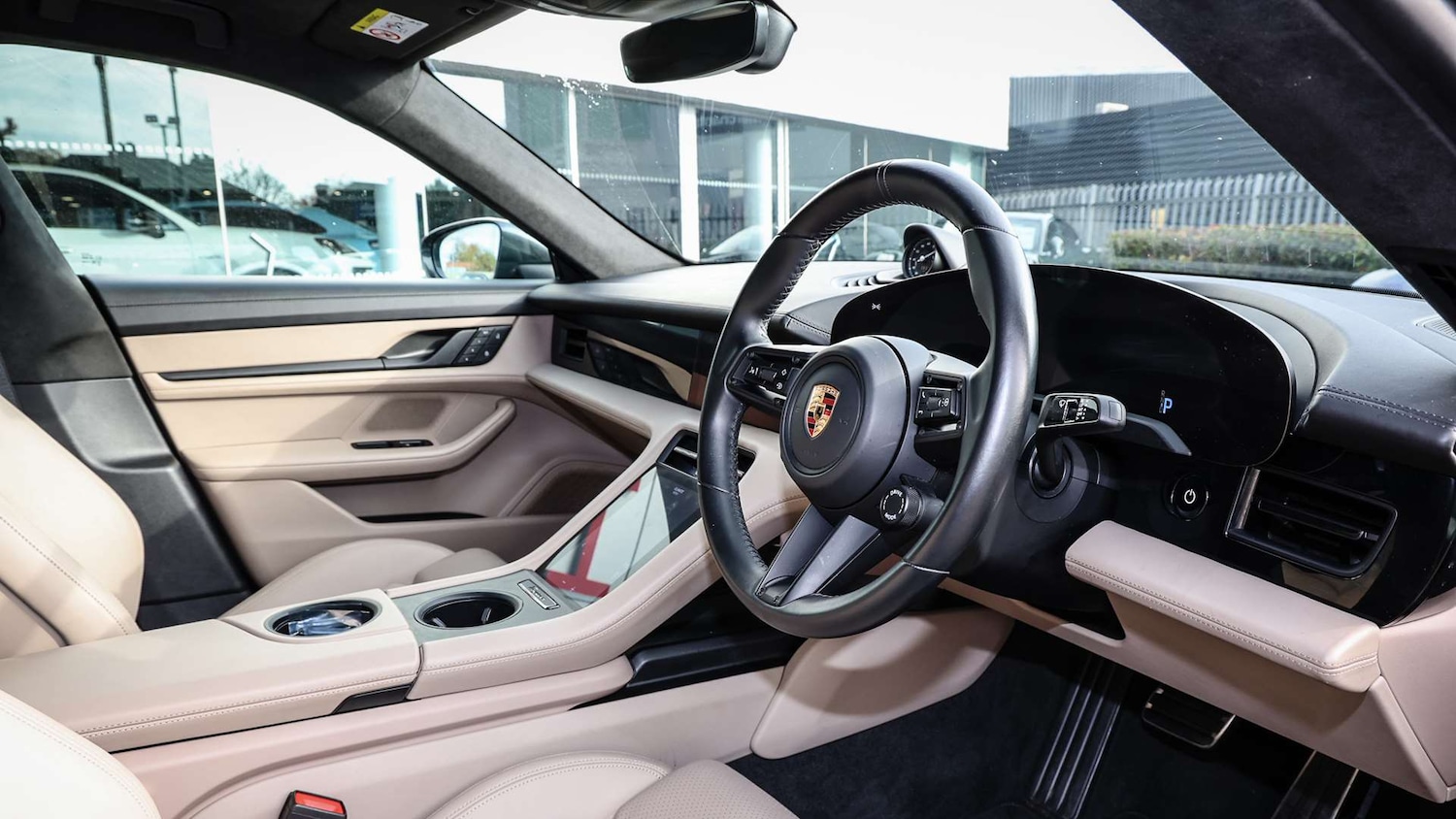 Used Porsche Taycan 2022 for sale - 77158479: Photo 12