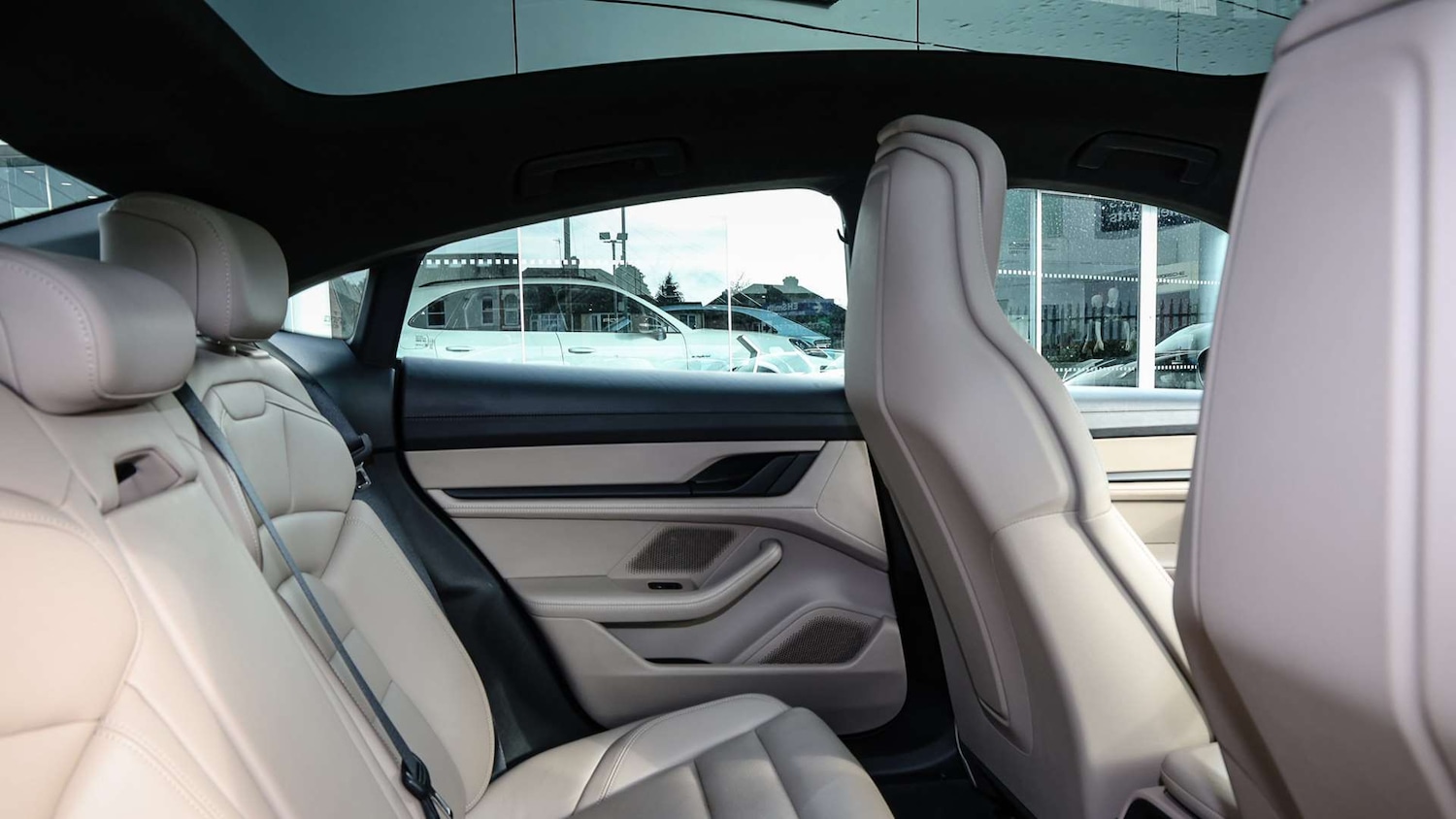 Used Porsche Taycan 2022 for sale - 77158479: Photo 15