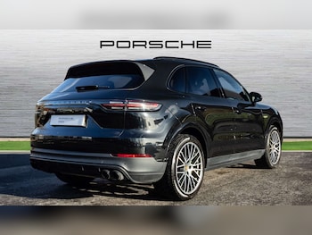 Used Porsche Cayenne 2023 for sale - 76540729: Photo