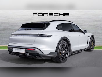 Used Porsche Taycan 2022 for sale - 77914075: Photo