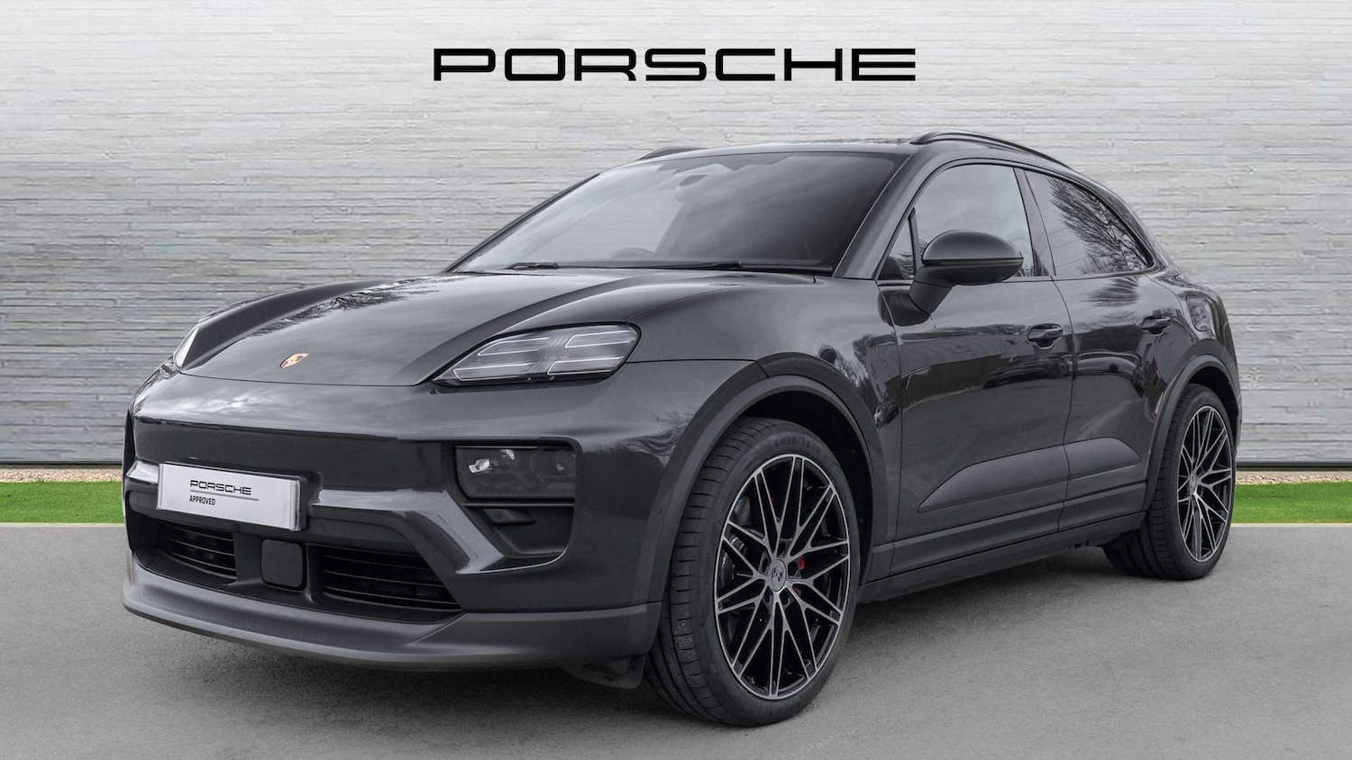 Used Porsche Macan for sale - 78104078: Photo 2