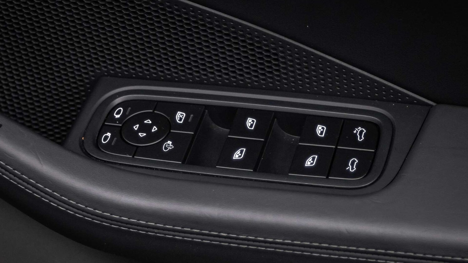 Used Porsche Macan for sale - 78104078: Photo 24