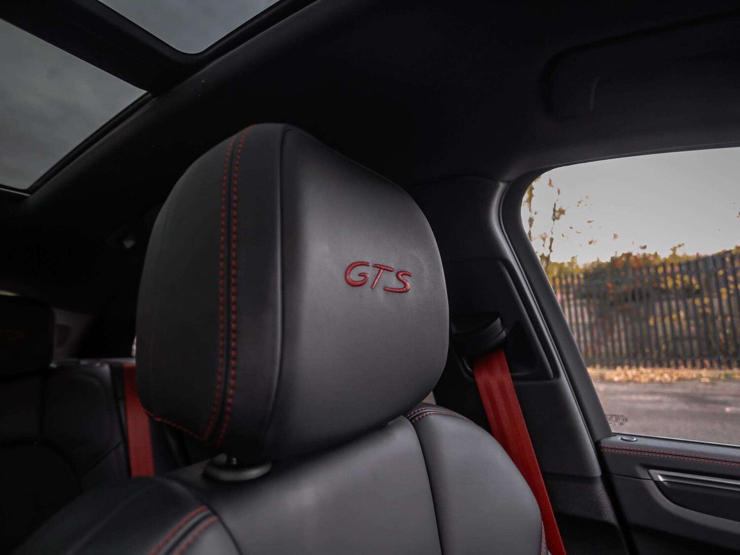 Used Porsche Macan 2020 for sale - 76488194: Photo 18