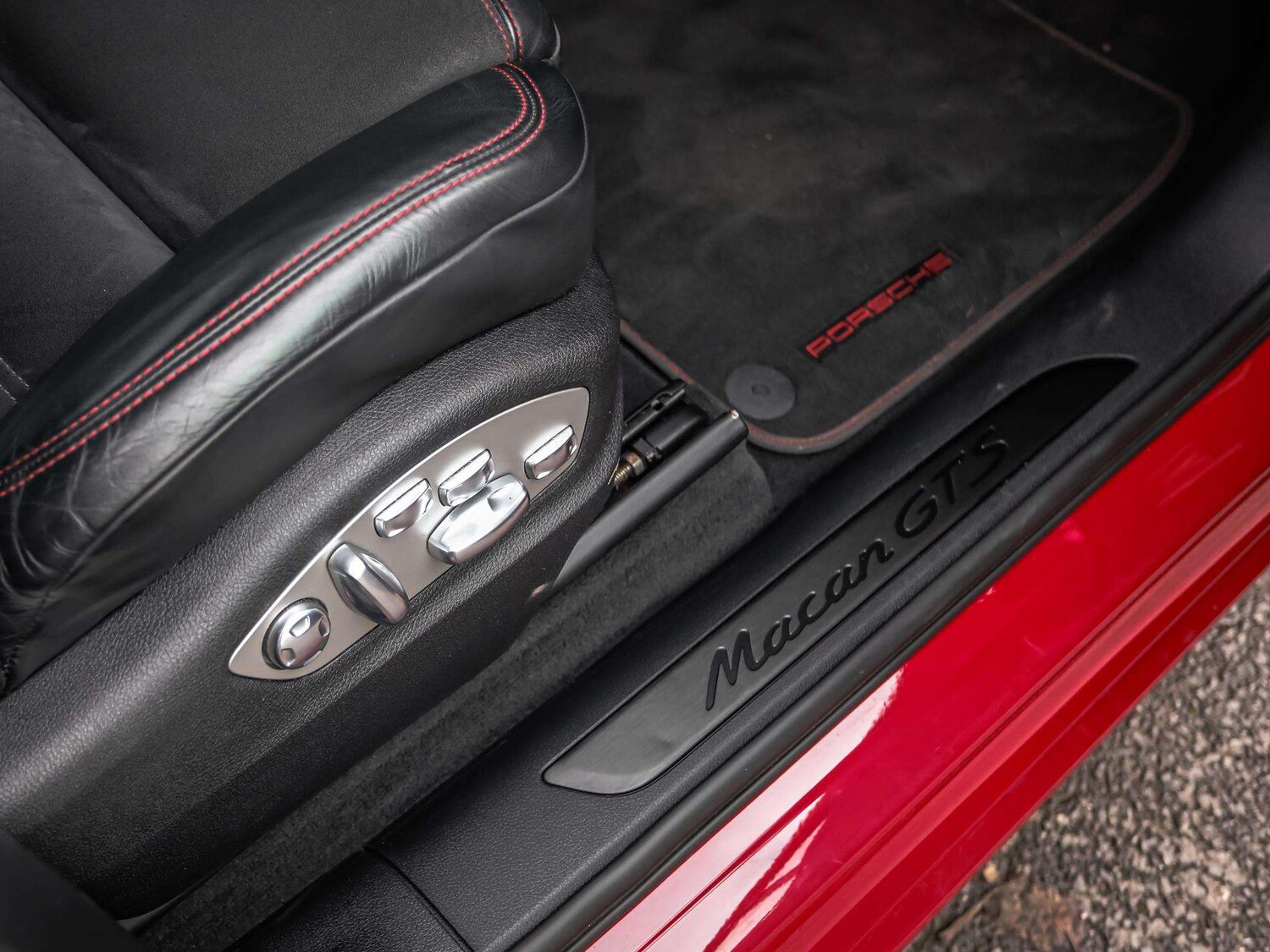 Used Porsche Macan 2020 for sale - 76488194: Photo 28