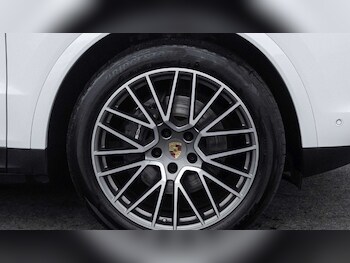 Used Porsche Cayenne 2023 for sale - 77635046: Photo