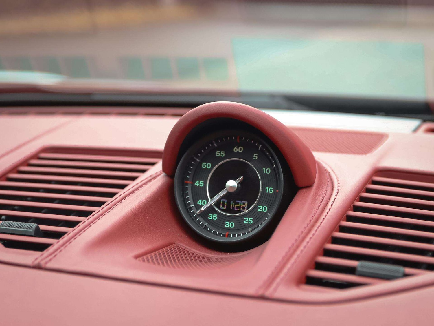 Used Porsche 911 2021 for sale - 76401392: Photo 25