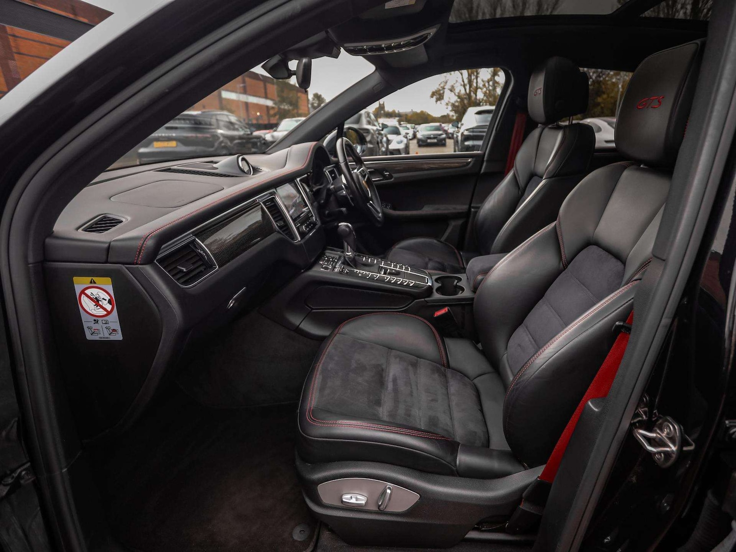 Used Porsche Macan 2018 for sale - 76411372: Photo 14