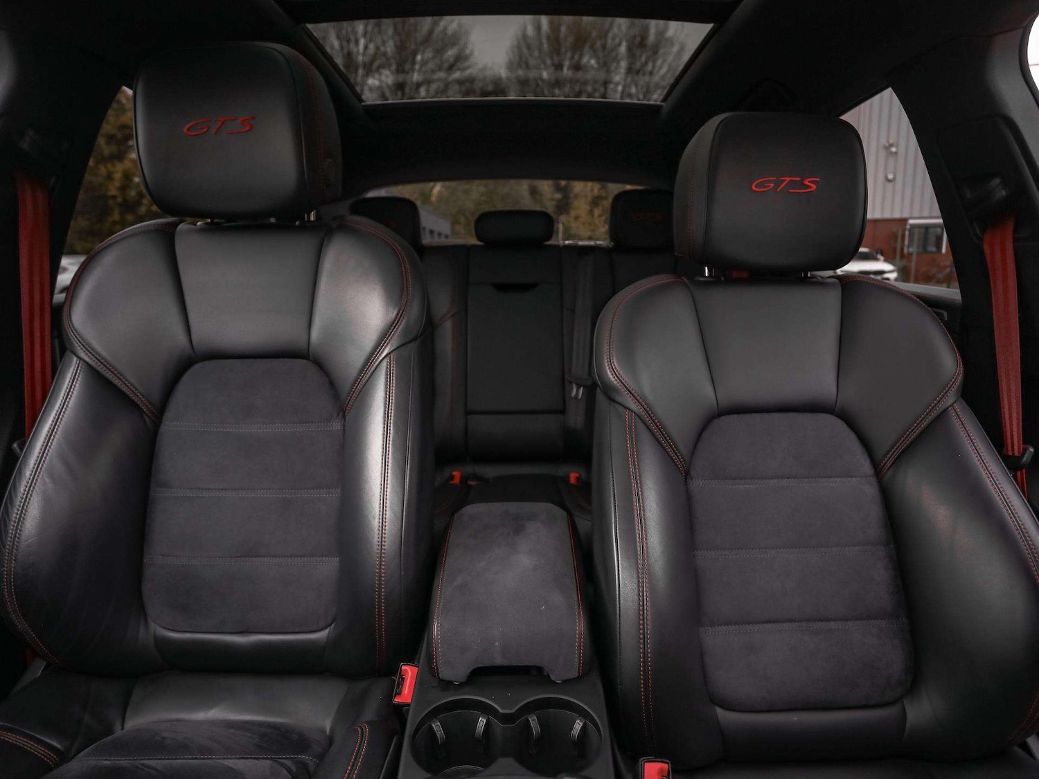 Used Porsche Macan 2018 for sale - 76411372: Photo 16